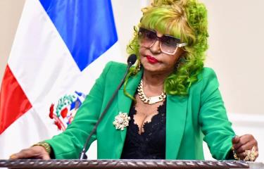 Fefita la Grande celebra decisión a favor de Anthony Santos frente a hijos de Tatico Henríquez