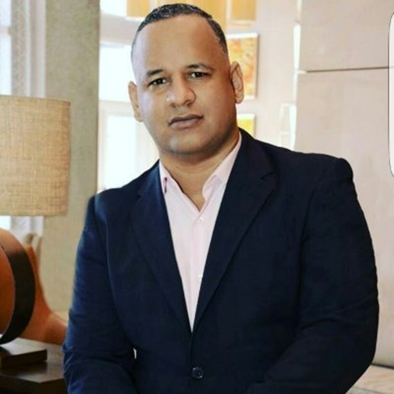 Ruddy De los Santos critica cambio de sede para la juramentación del presidente
